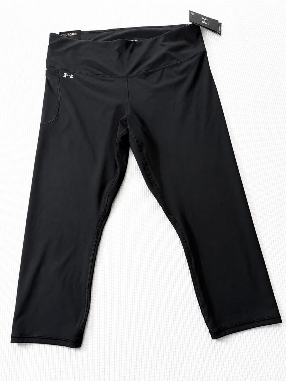 NWT's Under Armour Motion Capri Leggings Women’s Size 2XL Black High Ride Pocket